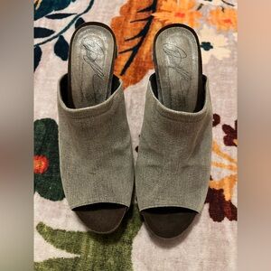 Like NEW Donald Pliner Couture Gray Leather Open-Toe Mules - Made in Spain